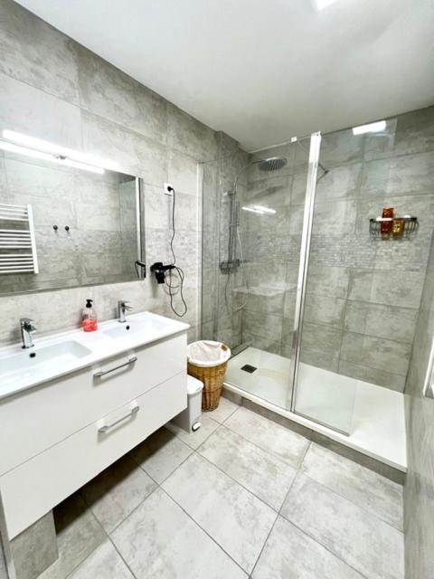 Appartement En Centre-Ville Бюсси-Сен-Жорж Экстерьер фото